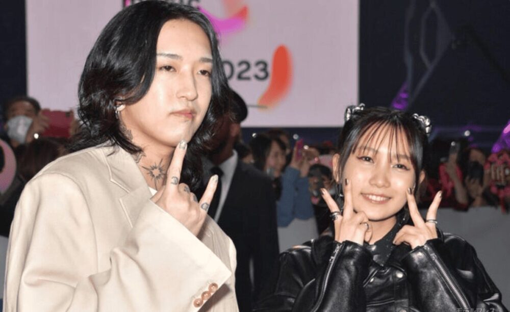 幾田りらとAyase