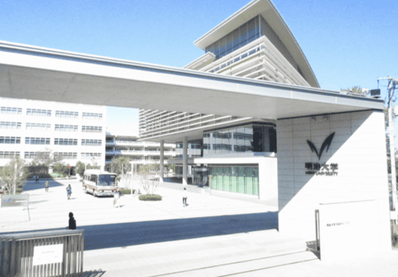 明治大学政治経済学部